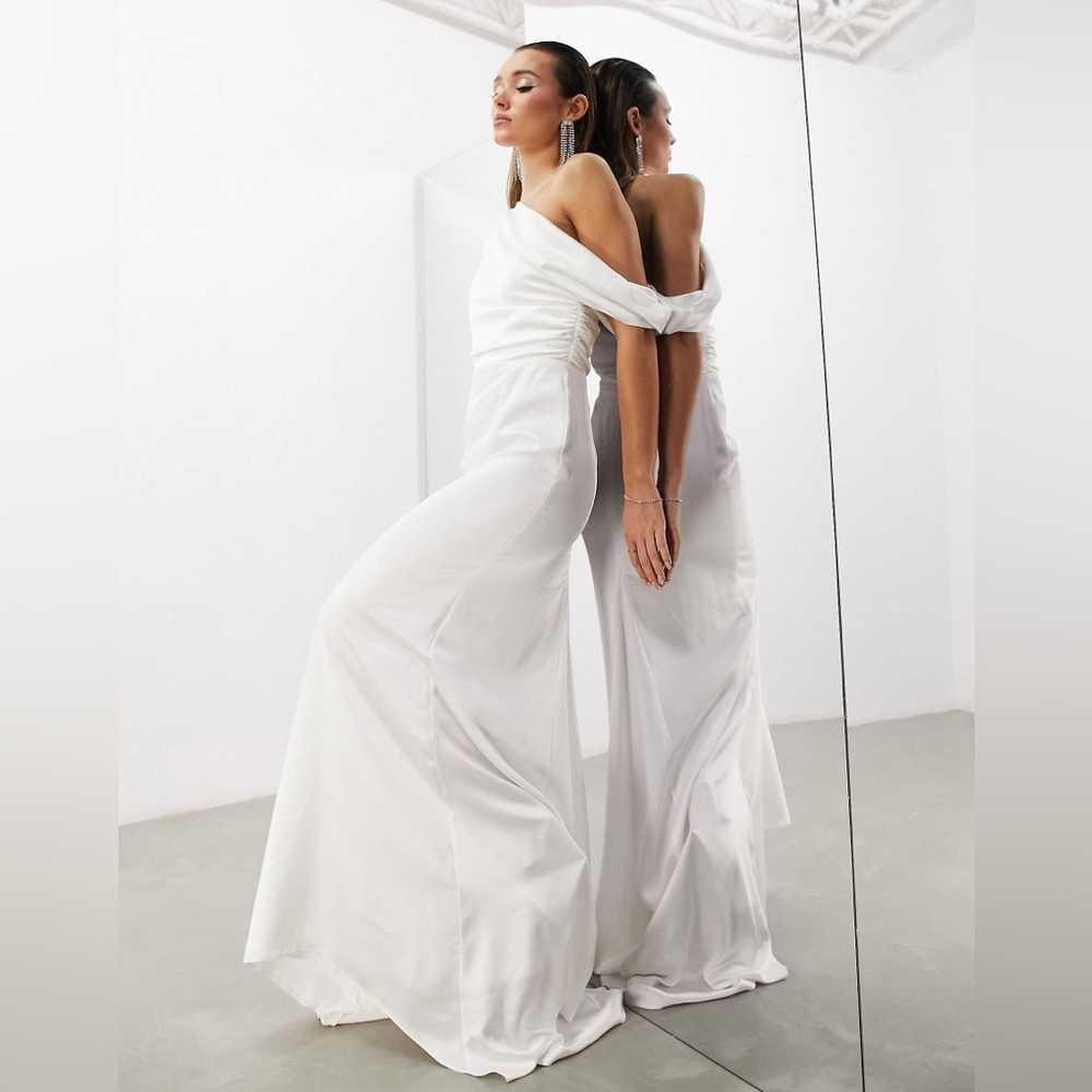 NWT ASOS DESIGN LARISA satin draped shoulder wedding dress IVORY US 0